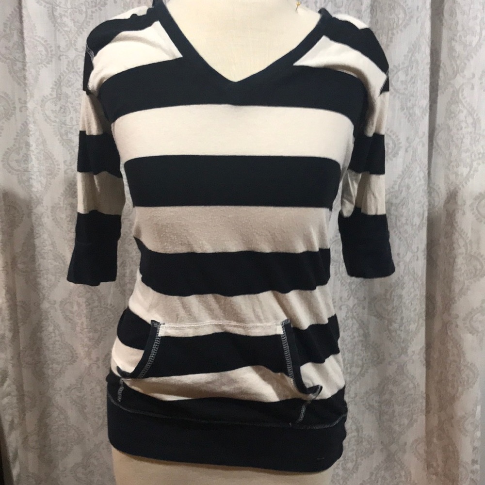 Black and Tan tee shirt hoodie with front pocket